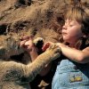 11 самых трогательных историй общения детей с животными